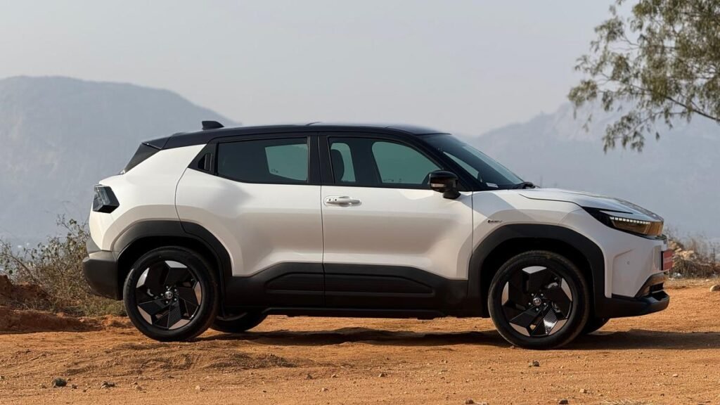 Toyota Urban Cruiser Ebella side profile